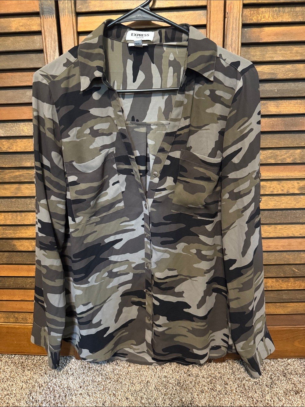 Express Women’s Camouflage Button-Down Blouse – Olive Green Black portofino